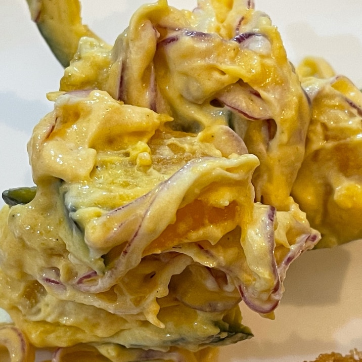 簡単副菜!かぼちゃの赤玉ねぎサラダ